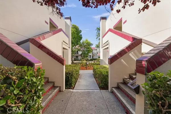 Redwood City, CA 94065,546 Shorebird Circle