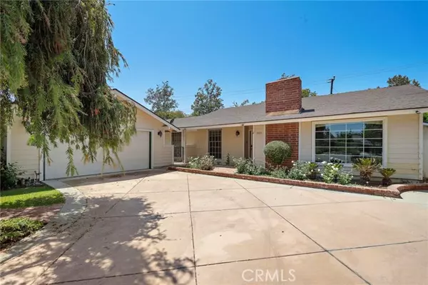 11121 Kensington Road, Los Alamitos, CA 90720