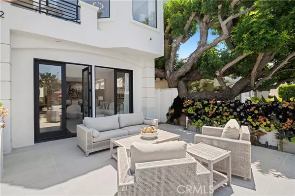 Corona Del Mar, CA 92625,412 Poinsettia Avenue