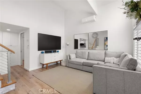 Newport Beach, CA 92663,11 Bolivar Street