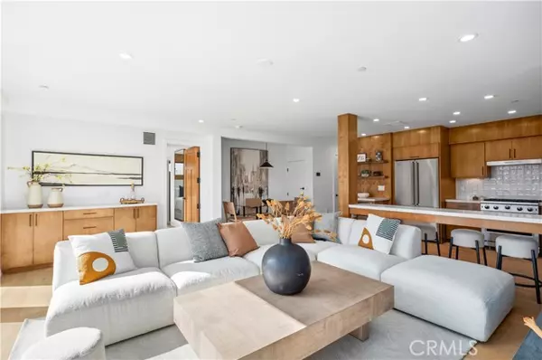 Newport Beach, CA 92663,4017 Channel Place