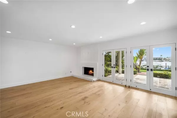 Newport Beach, CA 92663,2572 Bayshore Drive