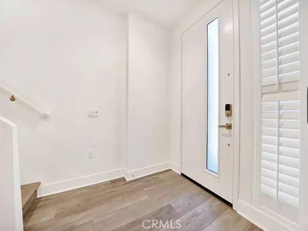 Costa Mesa, CA 92627,1658 Topanga