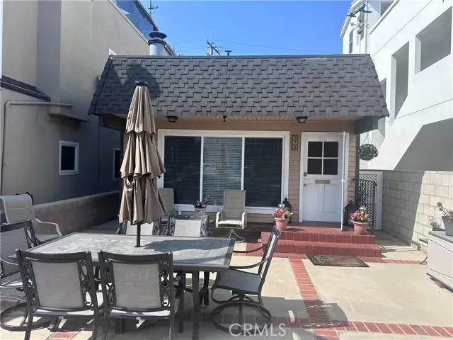 Newport Beach, CA 92661,920 West Balboa