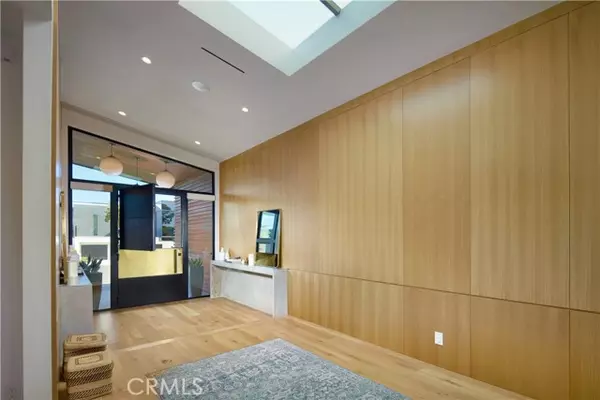 Corona Del Mar, CA 92625,333 Milford Drive