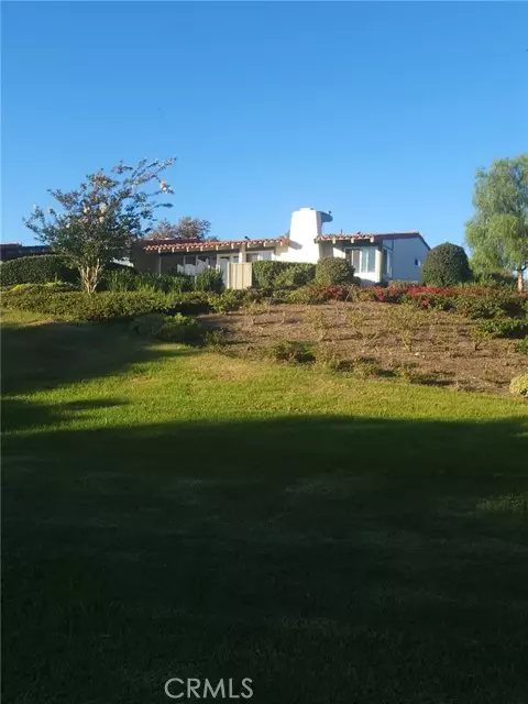 2010 Vista Cajon, Newport Beach, CA 92660