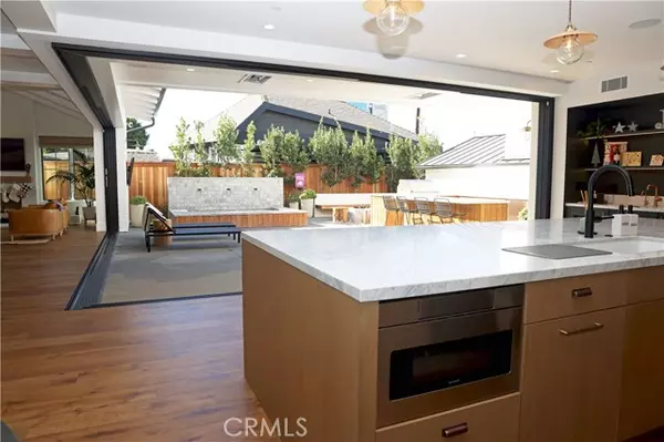 Newport Beach, CA 92663,333 Holmwood Drive