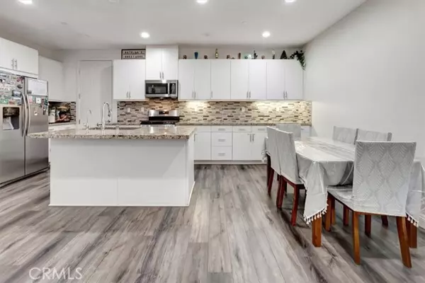 Lake Forest, CA 92630,12 Savannah