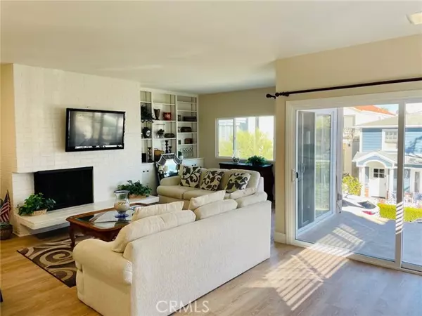Newport Beach, CA 92662,119 Ruby Avenue