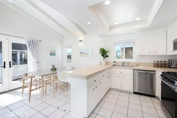 Newport Beach, CA 92663,203 Cedar Street