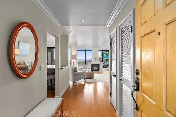 Newport Beach, CA 92663,200 Paris Lane