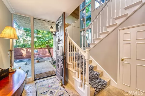 Newport Beach, CA 92660,2134 Vista Entrada