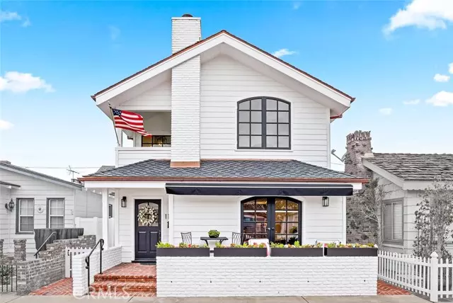 Newport Beach, CA 92662,117 Marine Avenue