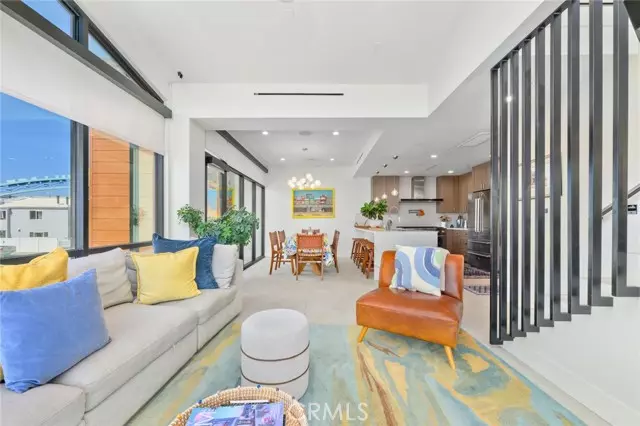 Newport Beach, CA 92661,504 E Balboa Blvd