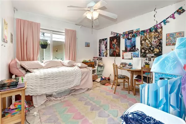 Newport Beach, CA 92660,432 Onda Pathway