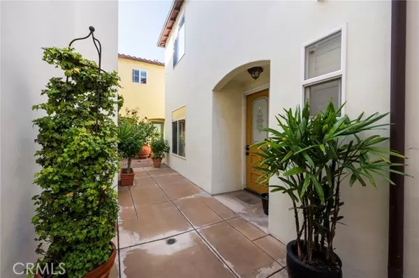 Huntington Beach, CA 92648,328 5th