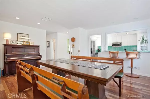 Costa Mesa, CA 92627,896 Capital Street