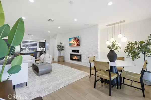 Irvine, CA 92612,53 Gramercy