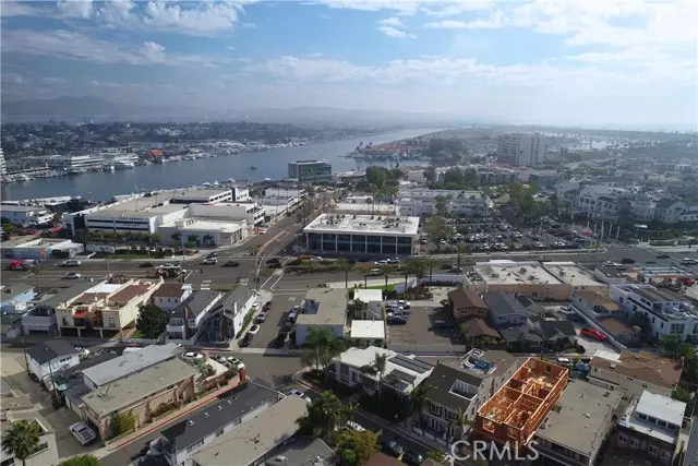 Newport Beach, CA 92663,522 Clubhouse Avenue