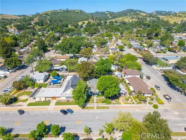 Paso Robles, CA 93446,1529 Oak Street