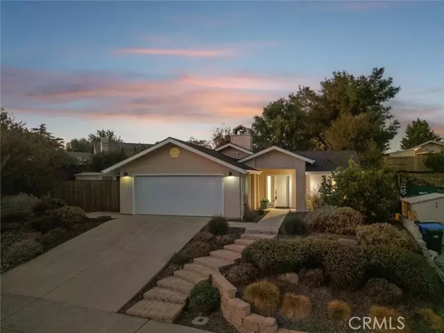 829 Crazy Horse Drive, Paso Robles, CA 93446