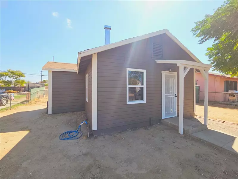 215 Kincaid Street, Bakersfield, CA 93307