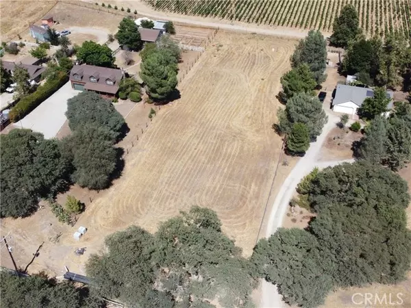 Paso Robles, CA 93446,5710 Fa-Rousse Way