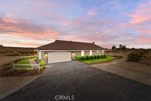 San Miguel, CA 93451,8375 Magdalena Drive