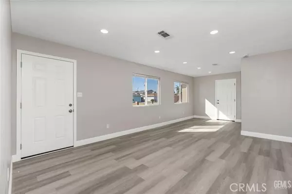 Bakersfield, CA 93314,2612 Van Buren Place