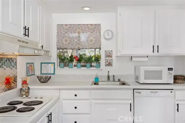 Laguna Woods, CA 92637,606 AVE SEVILLA