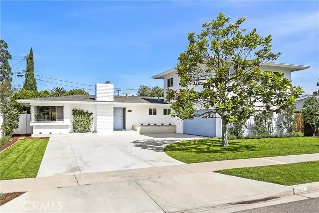 2021 Aliso Avenue, Costa Mesa, CA 92627