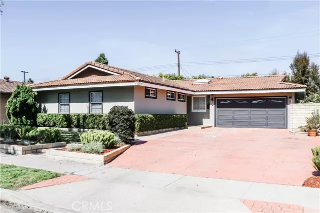 5041 Galway Circle, Huntington Beach, CA 92649