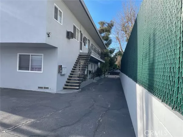 Woodland Hills, CA 91364,21317 Costanso Street