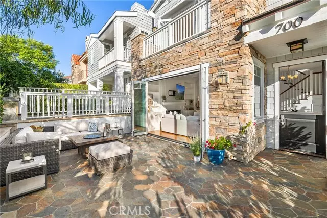 700 Acacia Avenue, Corona Del Mar, CA 92625