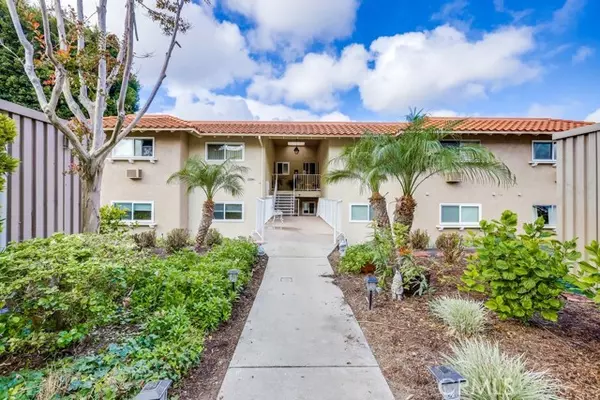 Laguna Woods, CA 92637,2296 Via Puerta