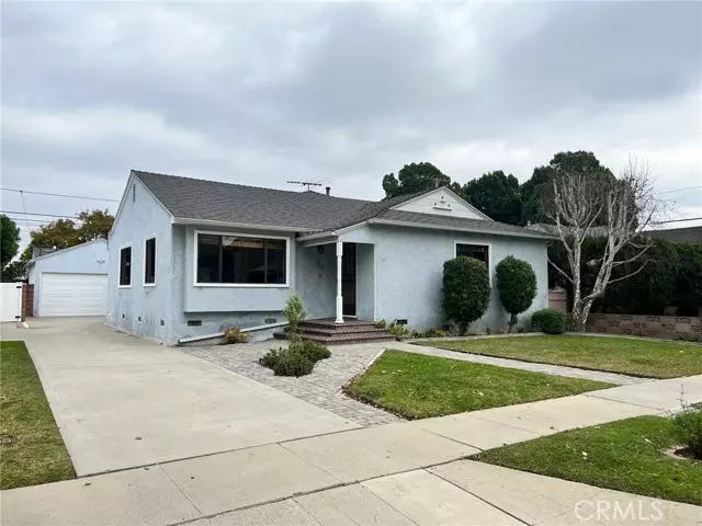 3612 Nipomo Avenue, Long Beach, CA 90808