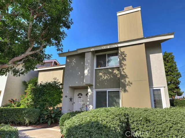 10 Goldenbush, Irvine, CA 92604