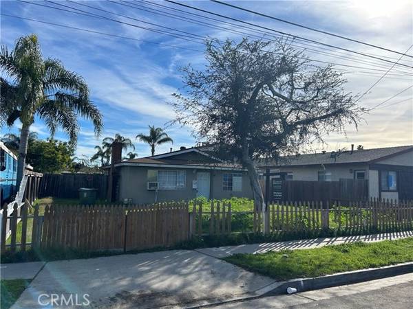 17192 Oak Lane, Huntington Beach, CA 92647