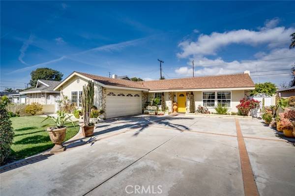 5741 Castle Drive, Huntington Beach, CA 92649