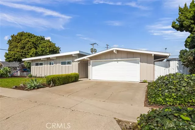 322 Princeton Drive, Costa Mesa, CA 92626