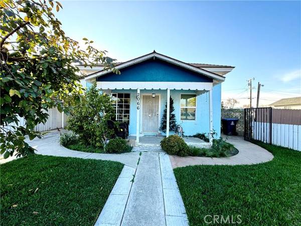 2066 Cedar Street, Santa Ana, CA 92707