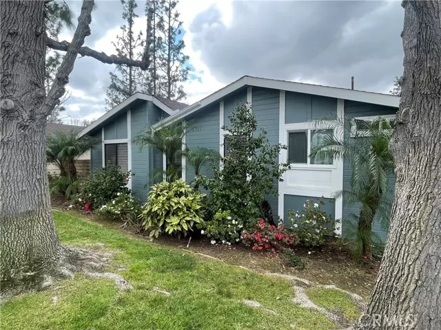 1517 Knoll Lake, Santa Ana, CA 92705