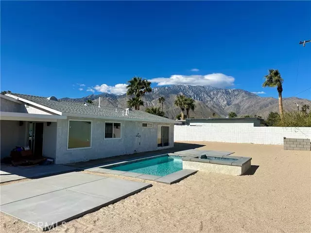 2384 East Rogers Road, Palm Springs, CA 92262