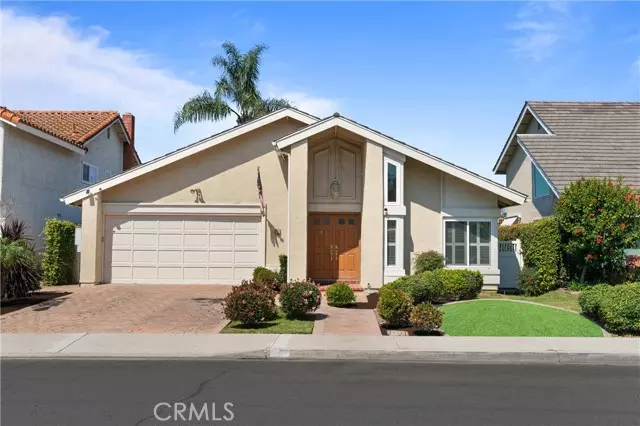 11 CHRISTAMON West, Irvine, CA 92620