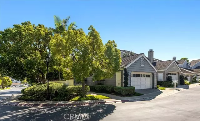 55 Hillsdale Drive, Newport Beach, CA 92660