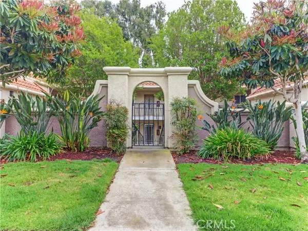 Laguna Woods, CA 92637,5529 Via La Mesa