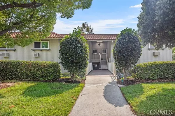 Laguna Woods, CA 92637,857 Ronda MendozA