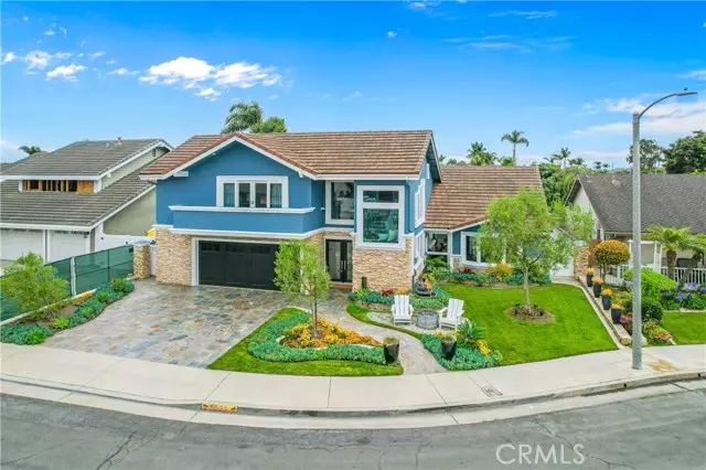 5522 Mossvale Circle, Huntington Beach, CA 92649