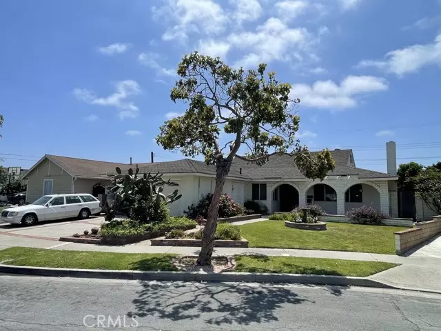 15631 Plymouth Lane, Huntington Beach, CA 92647