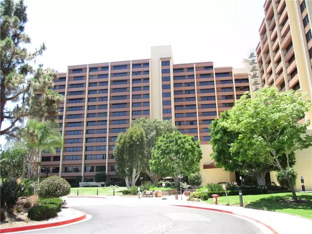 24055 Paseo Del Lago #1052, Laguna Woods, CA 92637